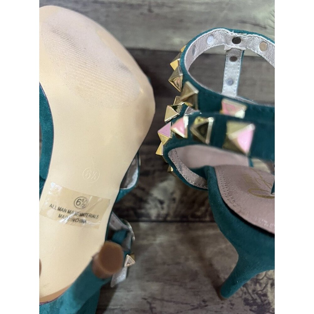 Women’s Green Heels Shoes - Picture 5 of 5